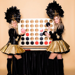 living-games-vier-op-een-rij-showgirls-huren-entertainmenthuis